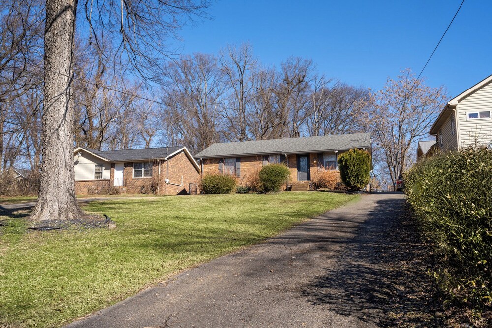 12 South Green Acres view 4