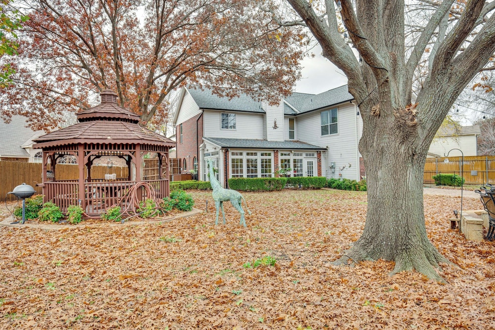 3 Mi to the Star: Spacious Home w/ Yard + Gazebo!