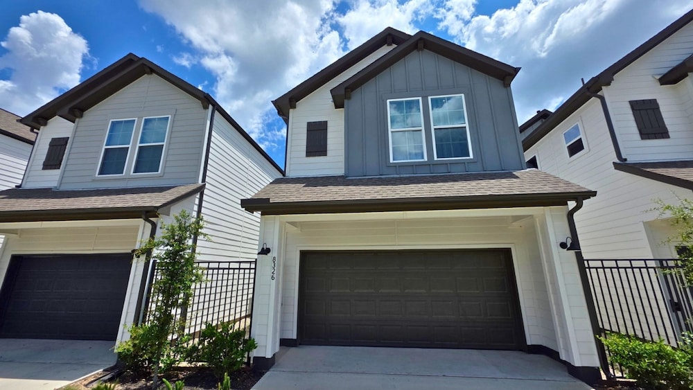North Houston Comfort 3BR Near Downtown IAH