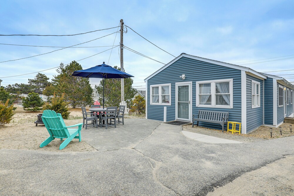 Beachfront Salisbury Retreat w/ Fire Pit & Grill