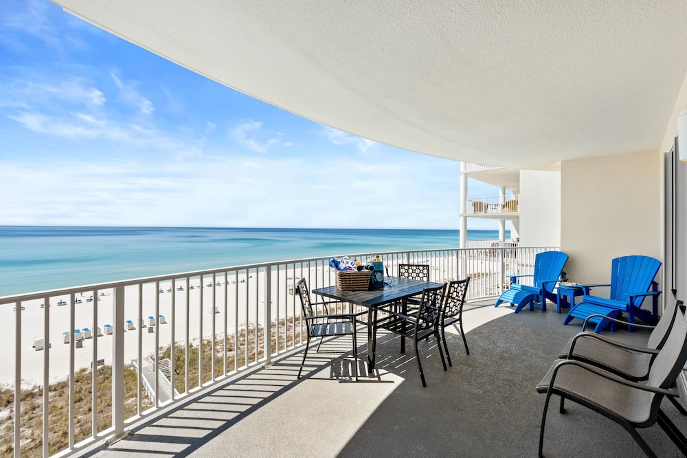 Twin Palms by Book That Condo