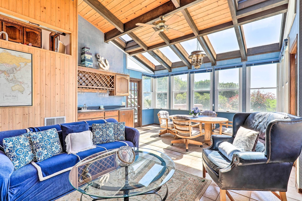 Oceanfront Irish Beach 'sea Haven' Home w/ Hot Tub
