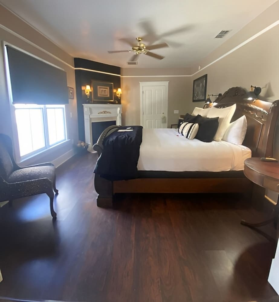 Carriage Way Centennial