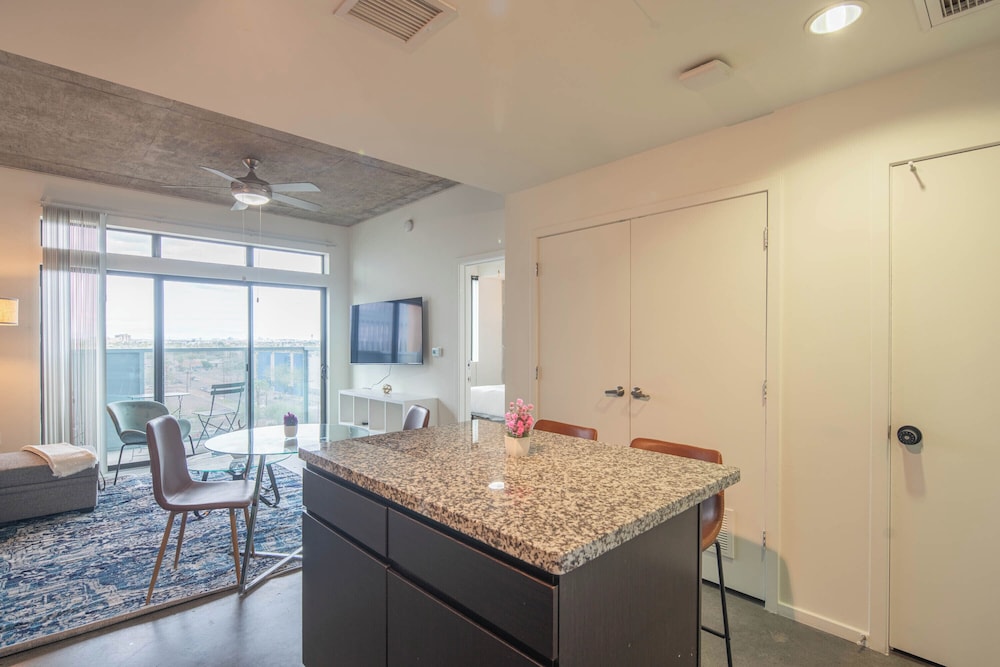 ROVE LIVING/KL - Roosevelt Point