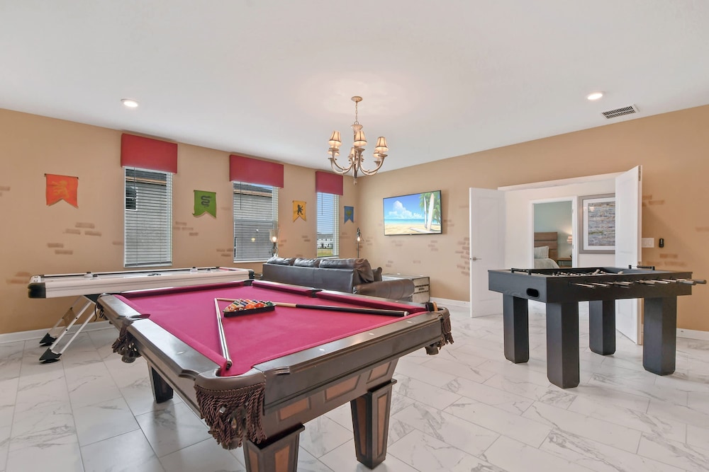 Home 9 Bed Pool Best Location Storey Lake
