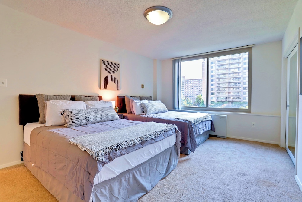 Prime Crystal City Apartments