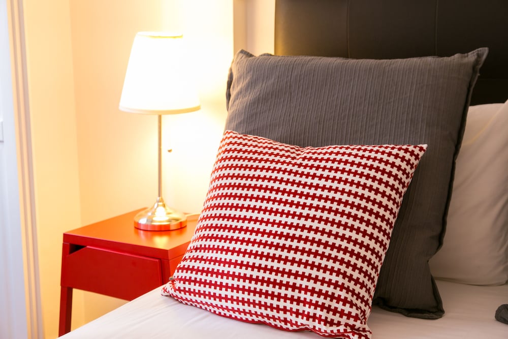 JOIVY Cosy 1-bed flat w/balcony in Alfama, moments from the Port