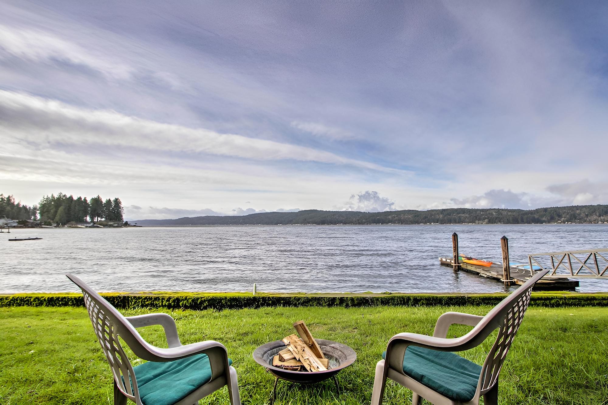 Beautiful Home on Hood Canal w/ Hot Tub & Dock! view 4
