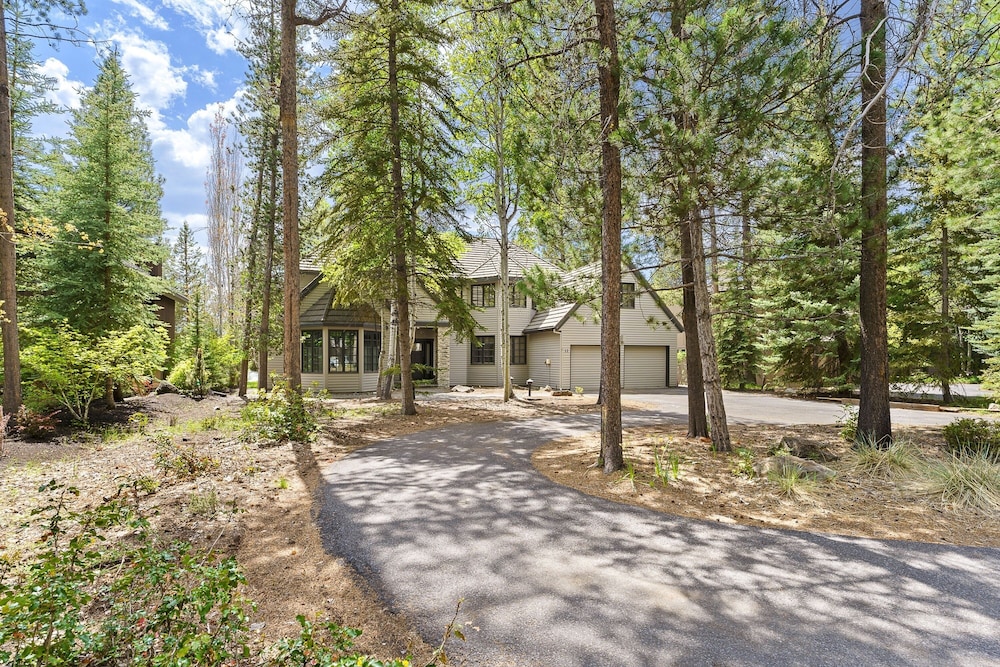 12 Siskin 5 Bedroom Home