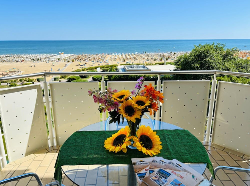 Bibione Flat With Wonderful sea View-beahost