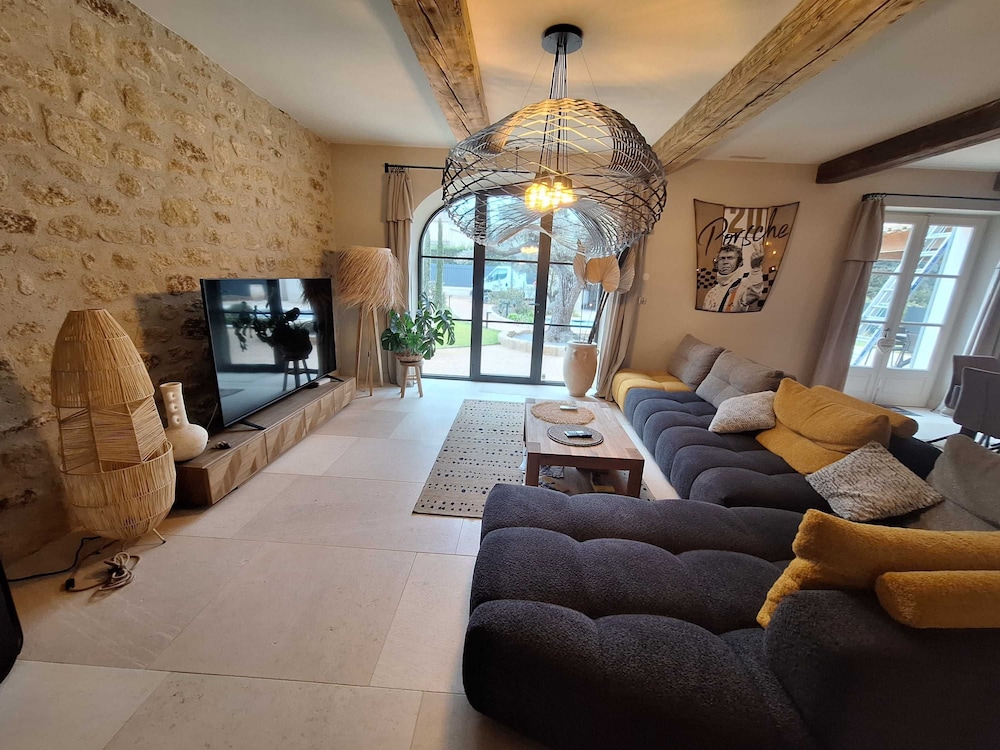 Villa Lou Panta Elegance and Comfort in the Heart of Saint-r My-de-provence