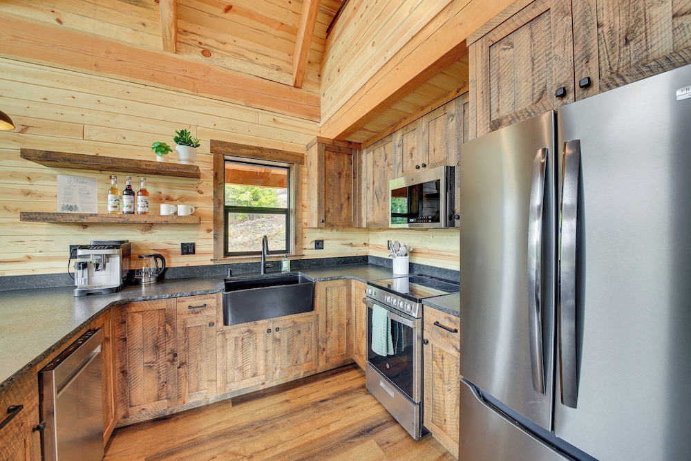 Mtn Valley Views! Cabin 6 Mi to Lake Pend Oreille