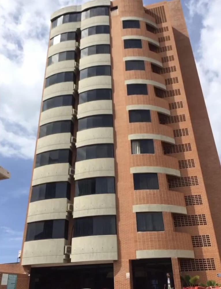 HOTEL MIRAMAR SUITES