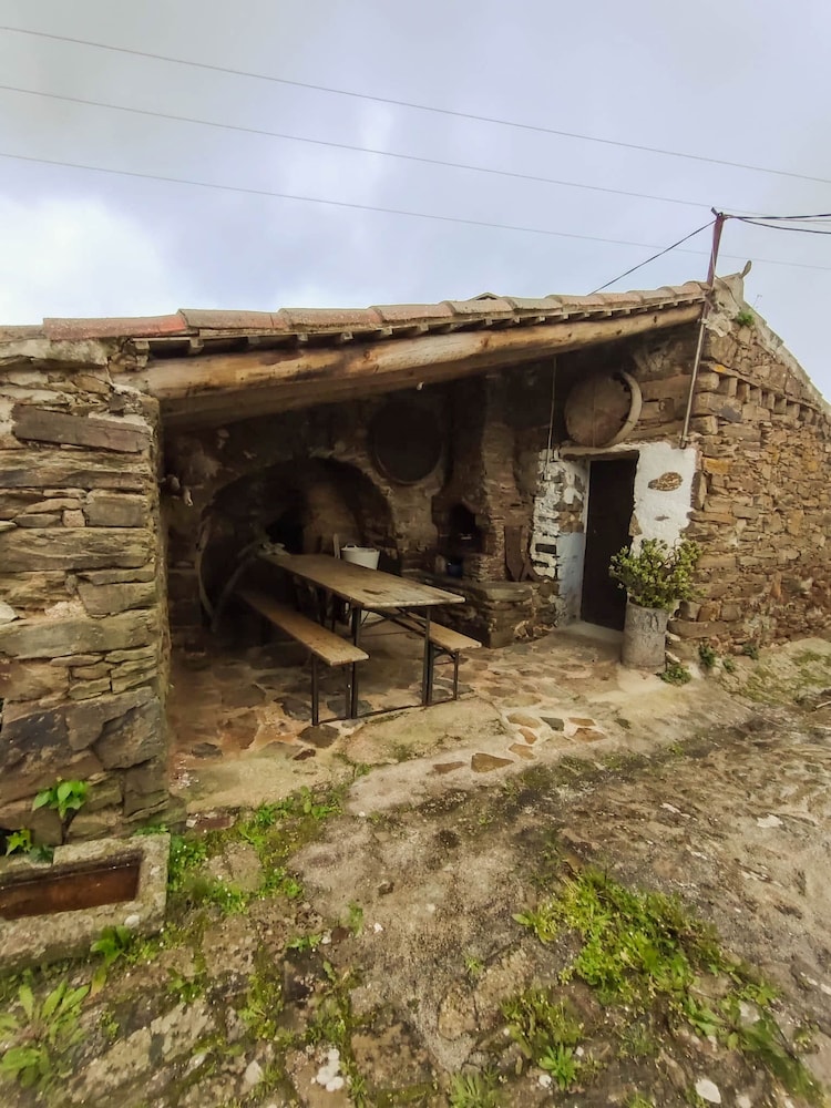 Serra do Caldeir o Private Pool Villa