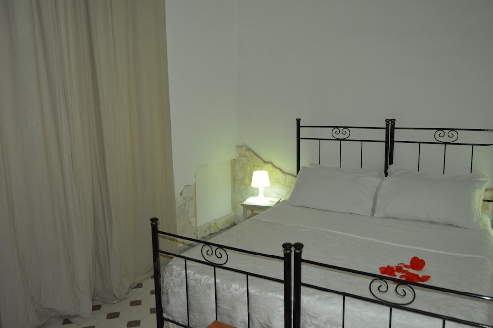 Photo 33
