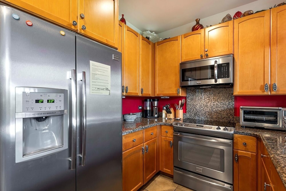 Colony S At Waikoloa Beach Resort #2204 2 Bedroom Condo by RedAwning