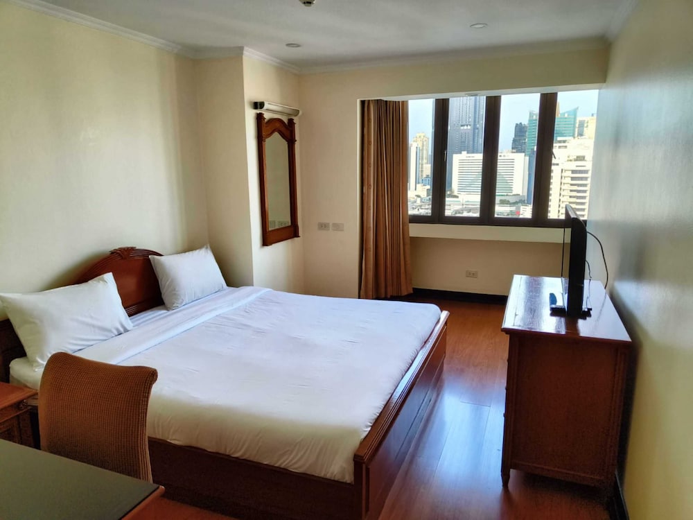 Omni Tower Sukhumvit Nana - Direct
