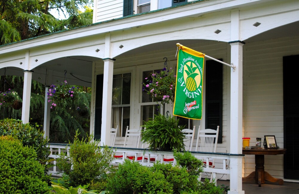 Hotel Inn on Poplar Hill