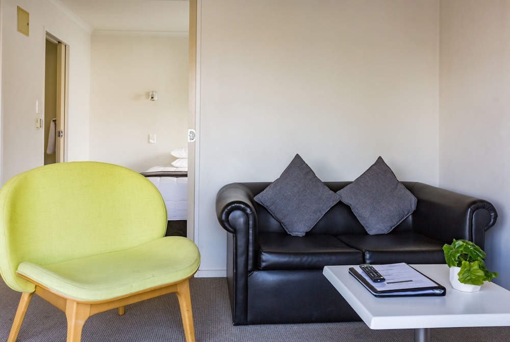 Le Chalet Suisse Motel Apartments
