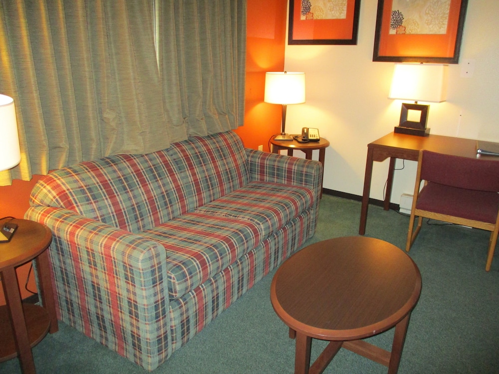 Northwoods Inn & Suites Blackduck view 5