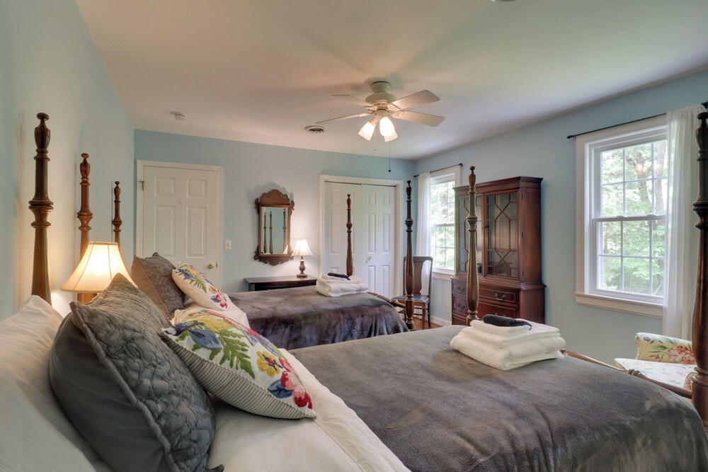 Rural and Spacious Virginia Home on ~ 2 Acres! view 2