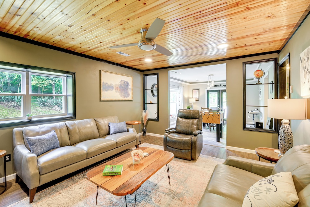 Creekside Retreat w/ Mtn Views in Lambsburg!