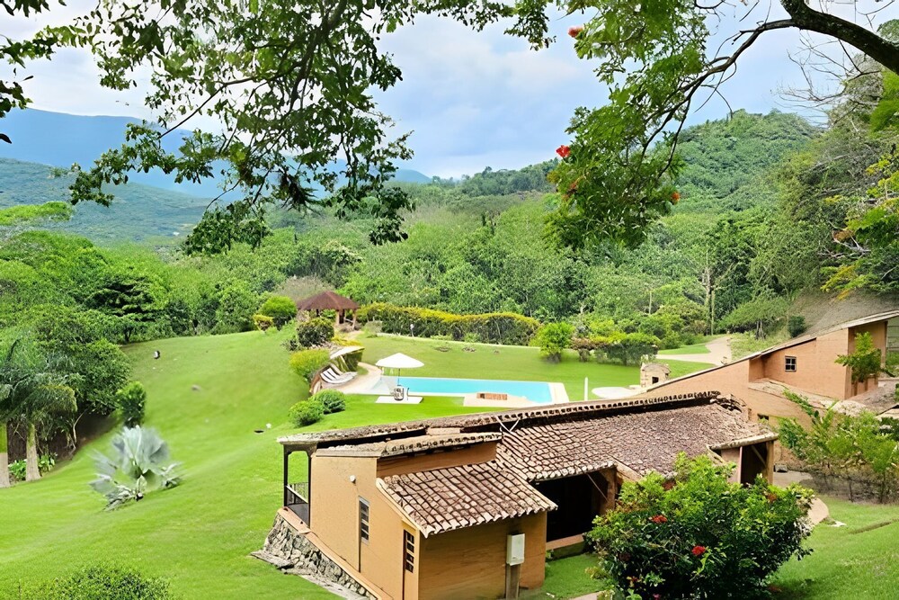 Casa rodeada de naturaleza en Villeta