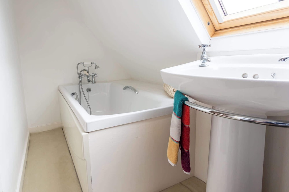 New Cross Keys House - Cosy 4-bed Cottage in Kirk Yetholm