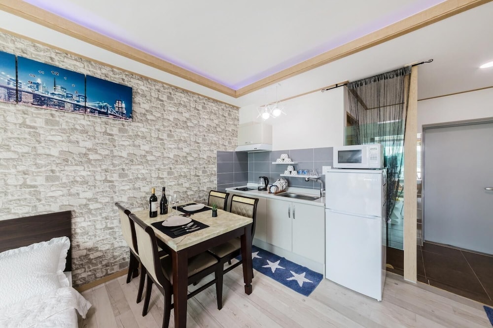 Yeosu Dolsanmaru Pension