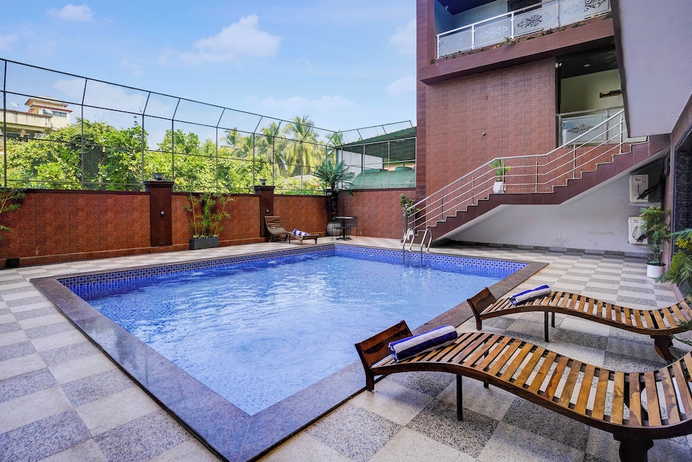FabHotel Prime SN Blue
