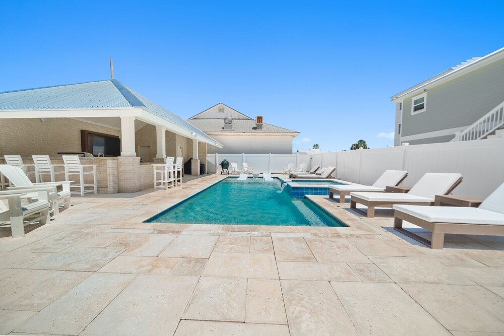 Laguna Sunset 7 Bedroom Home