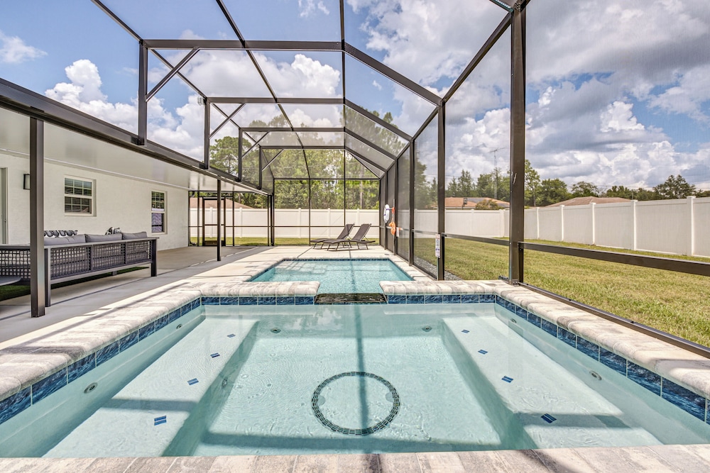 Arcade Games, Lanai & Spa: Summerfield Family Home