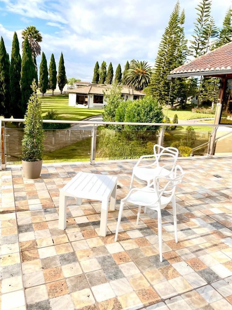 Quito Airport Suites