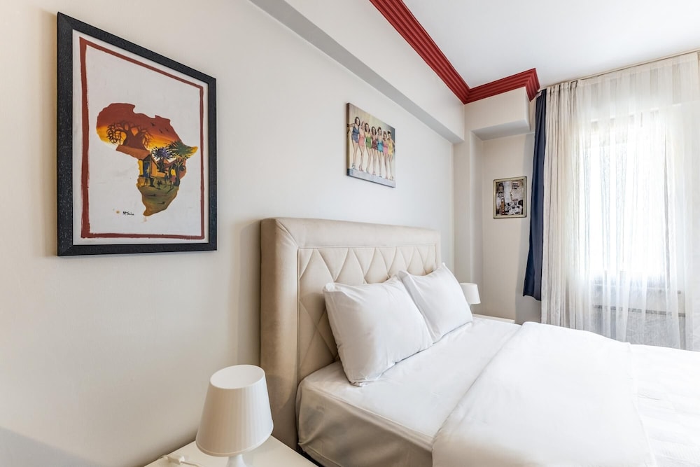Magnificent Flat With Sea View in Kadikoy