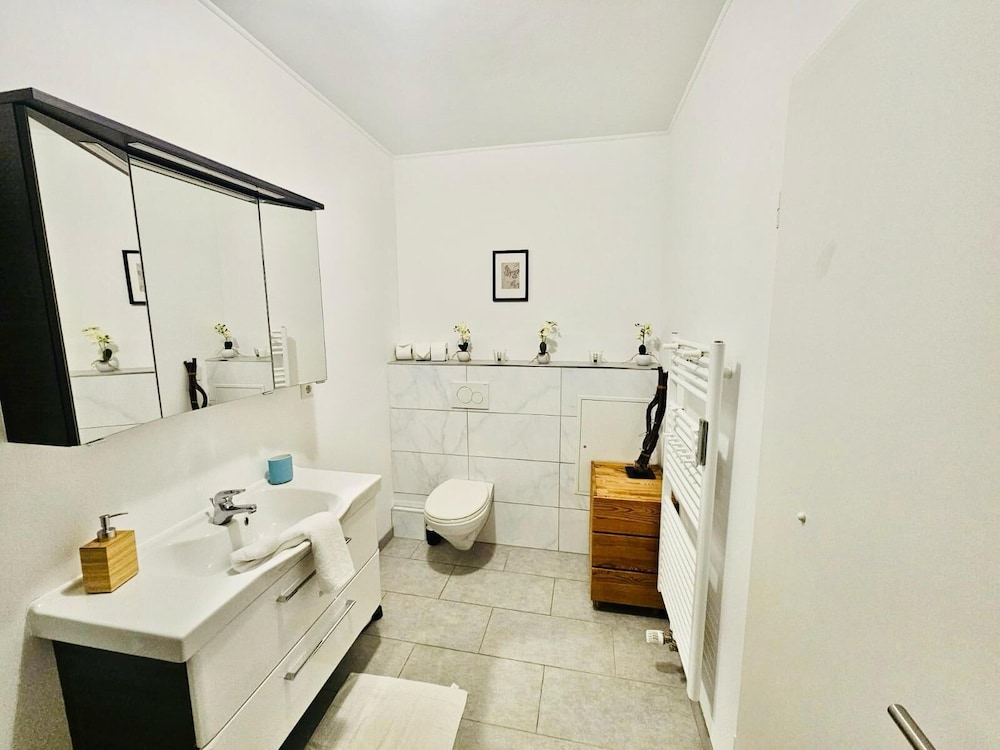 Charming 3 bedrooms with a cozy terrace