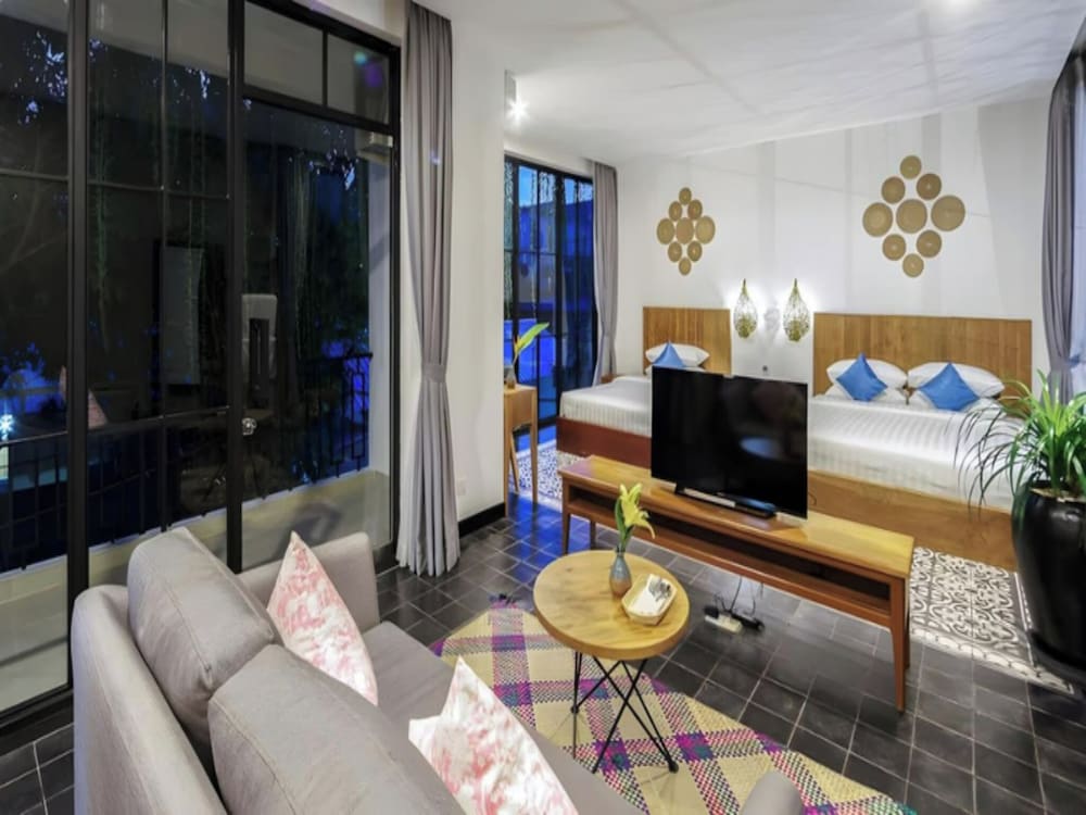 Room-family Suite With Balcony