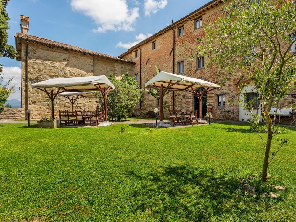 Rustic Holiday Home in Citta di Castello With Swimming Pool photo 5