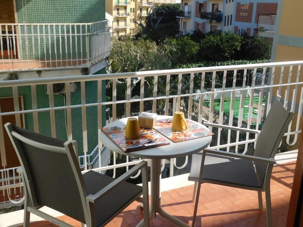 Orange Suites