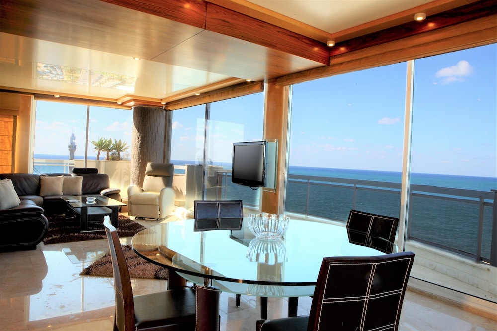 Lahoya Suites