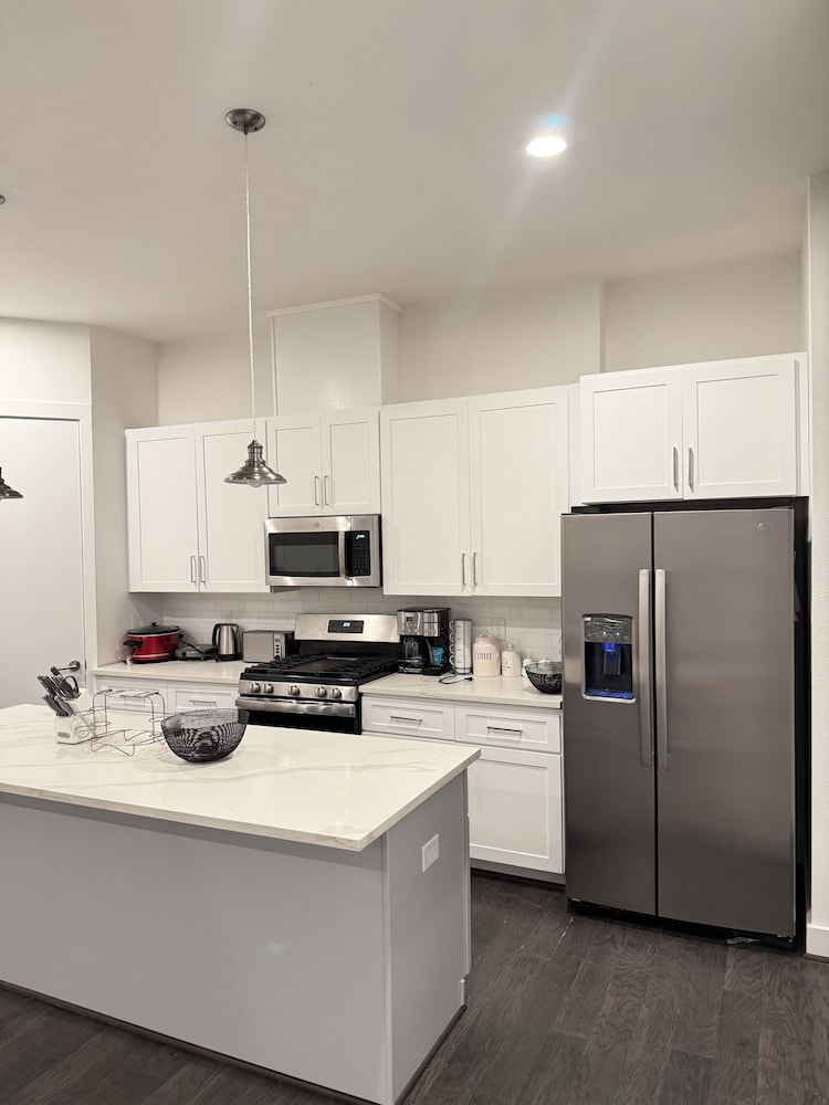 Luxury 3BR for Families Nurses and Group