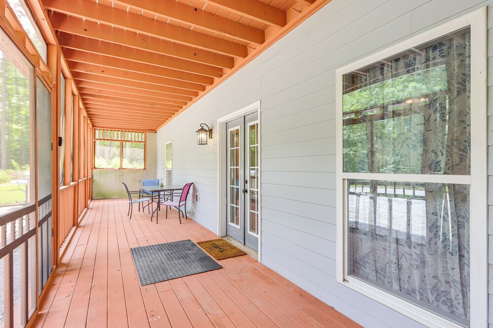 10 Mi to Chattahoochee Bend: Peaceful Apt w/ Patio