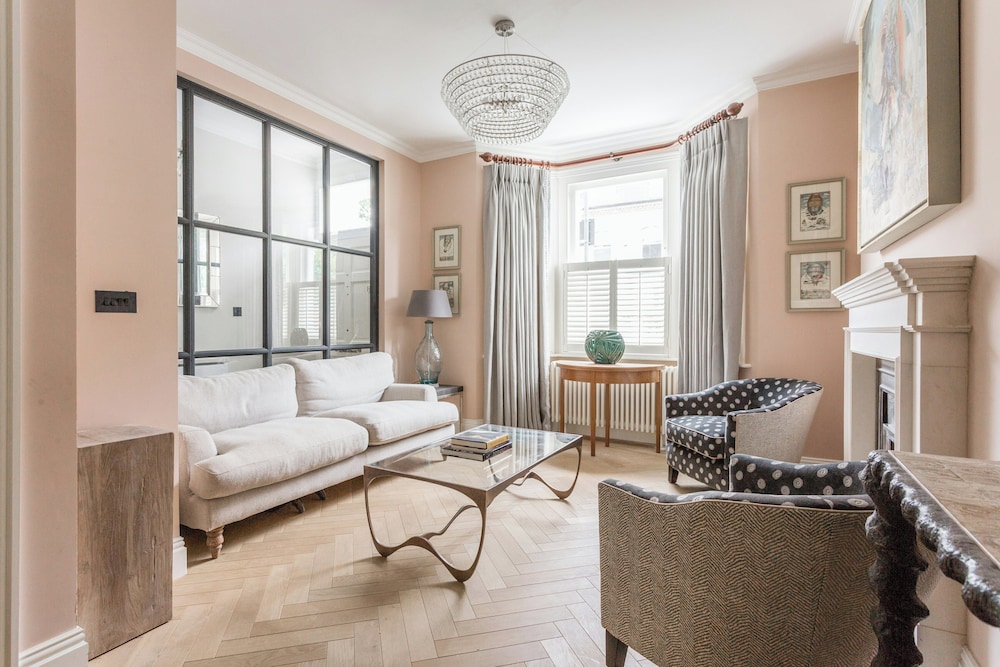 Rigault Road by Onefinestay