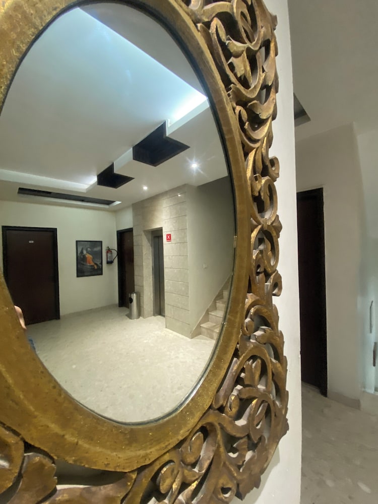 Hotel Amazone Residency DLF Phase 3