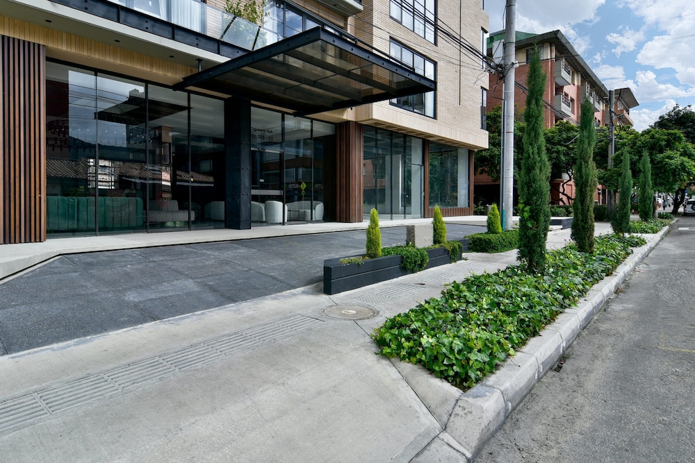 w Resplendent 1BR w Modern Balcony in Unicentro