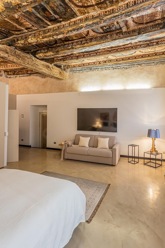 Rovelli 41 in Como With 2 Bedrooms and 3 Bathrooms