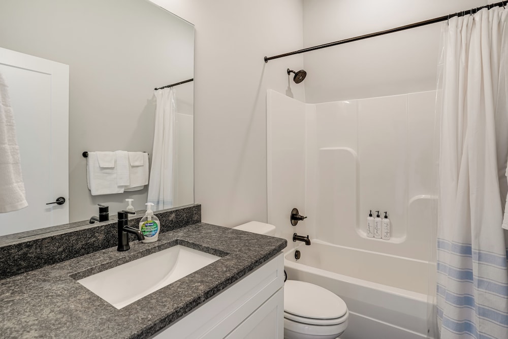 2 Mi to Dtwn: Walkable Retreat in Chattanooga!