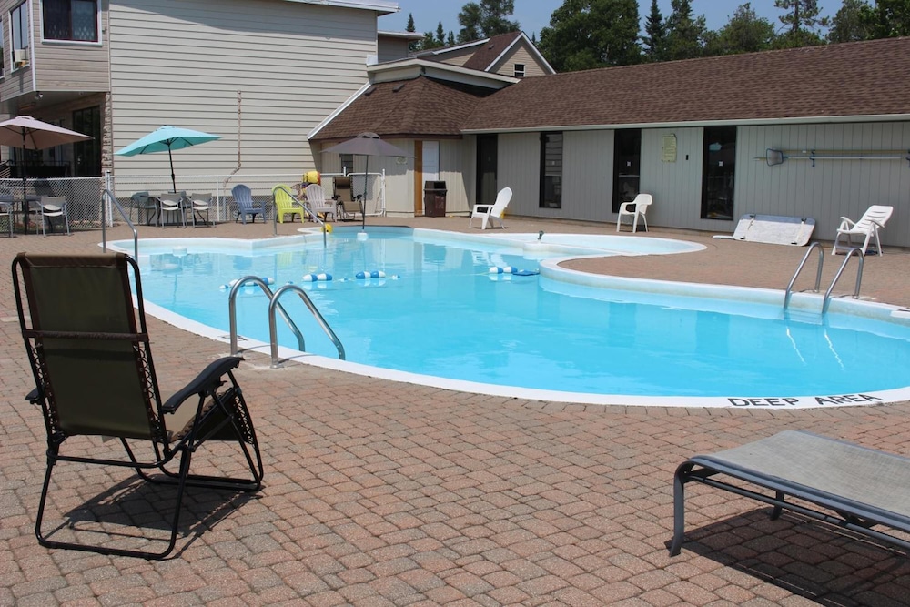 Sauble Beach Lodge
