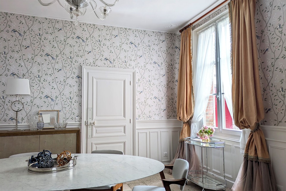 Maison A Deux Mains