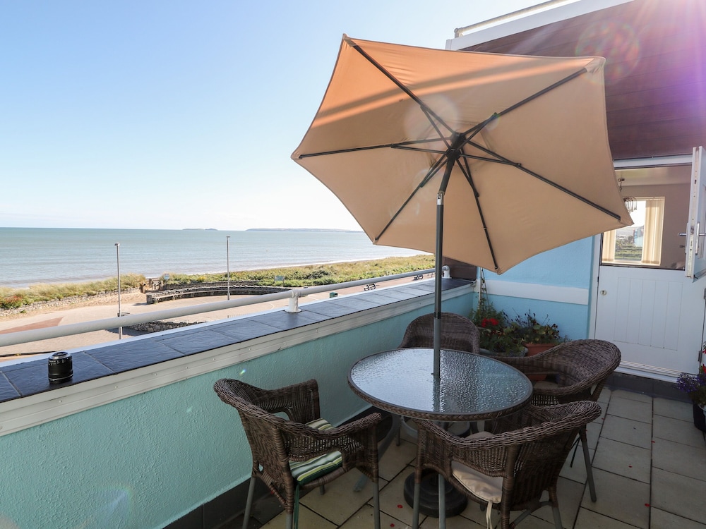 Sea View Apartment
