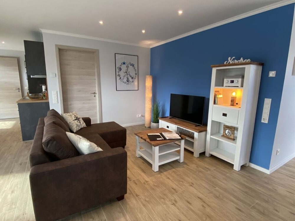 Near the North Sea Modern Retreat